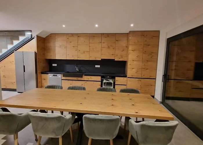 V, With Private Bathroom, Shared Kitchen, Living And Garden With Pool, Privlaka, Zadar * Привлака