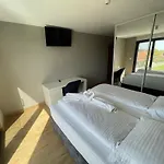 V, With Private Bathroom, Shared Kitchen, Living And Garden With Pool, Privlaka, Zadar