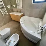 V, With Private Bathroom, Shared Kitchen, Living And Garden With Pool, Privlaka, Zadar 民宿 *