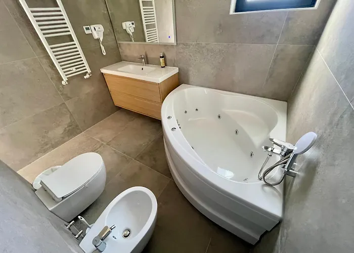 V, With Private Bathroom, Shared Kitchen, Living And Garden With Pool, Privlaka, Zadar Ostanak kod kuće *