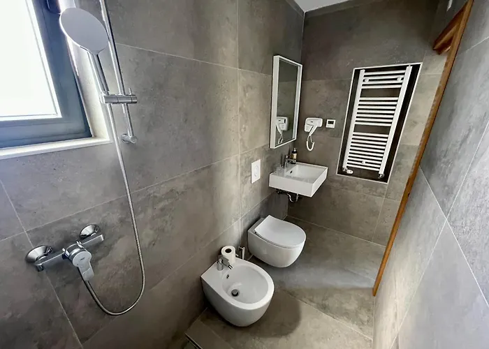 V, With Private Bathroom, Shared Kitchen, Living And Garden With Pool, Privlaka, Zadar Homestay *