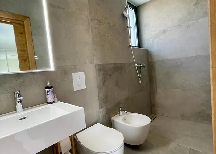 Homestay V, With Private Bathroom, Shared Kitchen, Living And Garden With Pool, Privlaka, Zadar