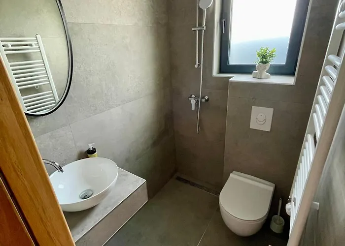 V, With Private Bathroom, Shared Kitchen, Living And Garden With Pool, Privlaka, Zadar Kwatera prywatna Privlaka (Zadar)